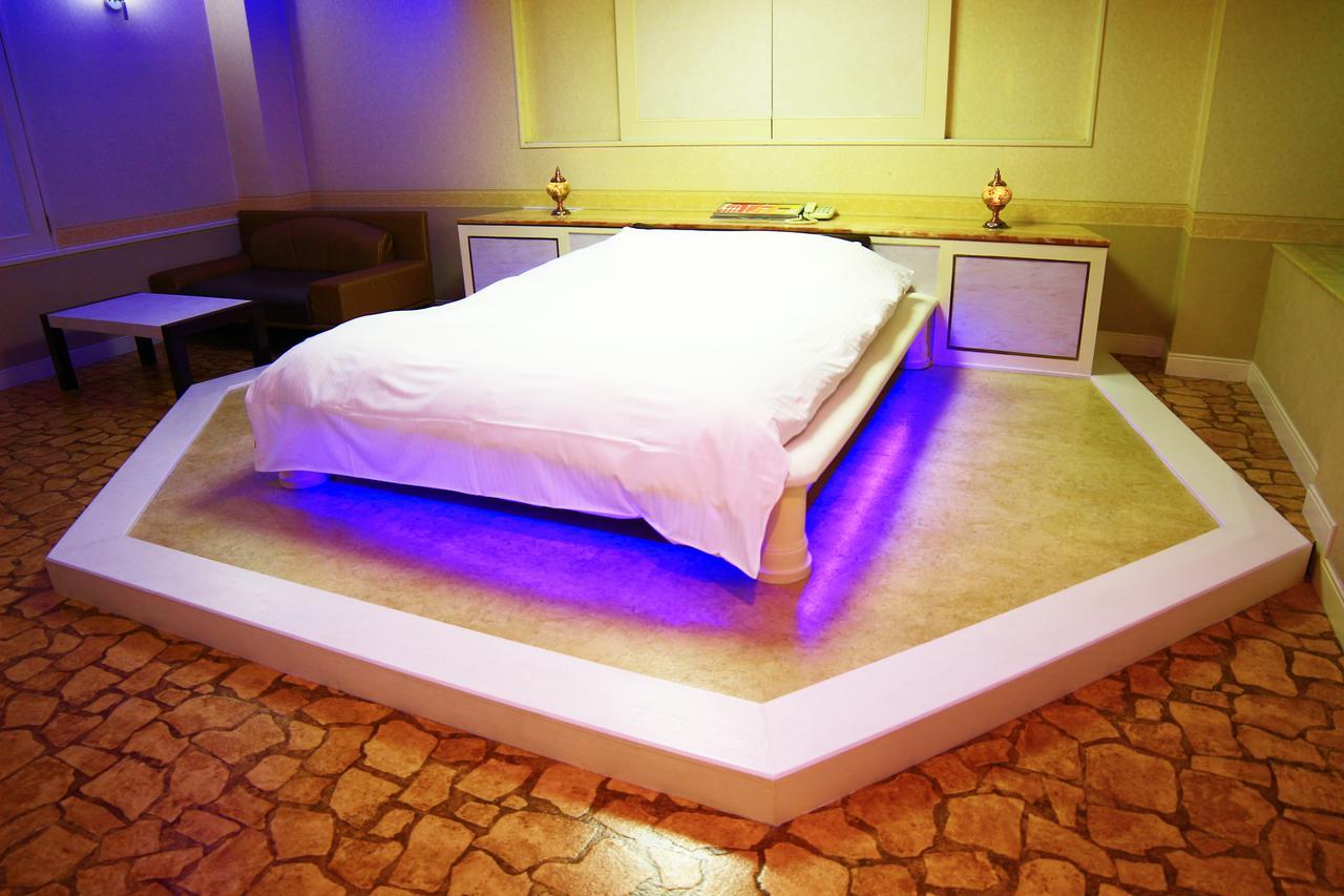 Kyoto Hotel Crown (Adults Only) Екстериор снимка
