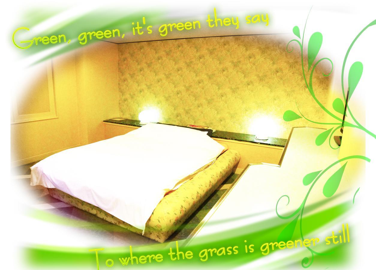 Kyoto Hotel Crown (Adults Only) Екстериор снимка