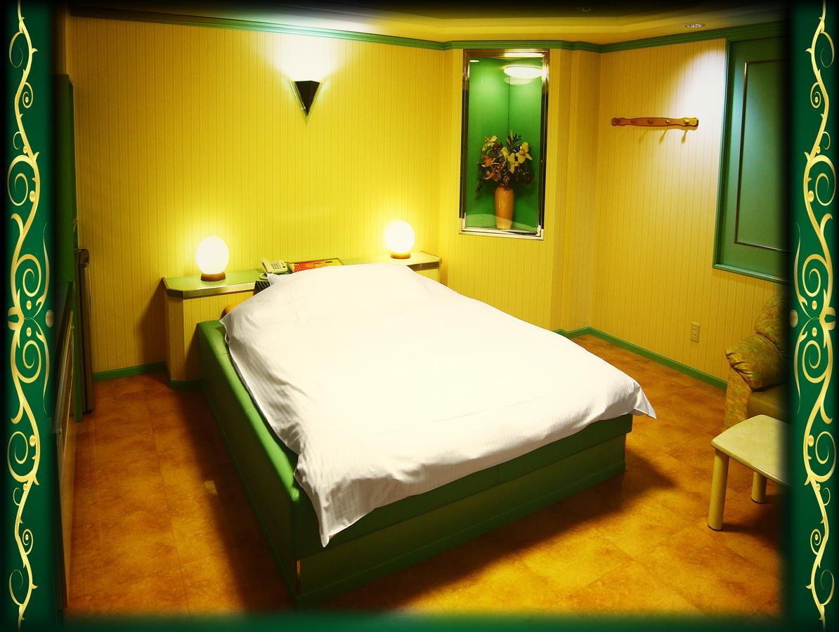 Kyoto Hotel Crown (Adults Only) Екстериор снимка