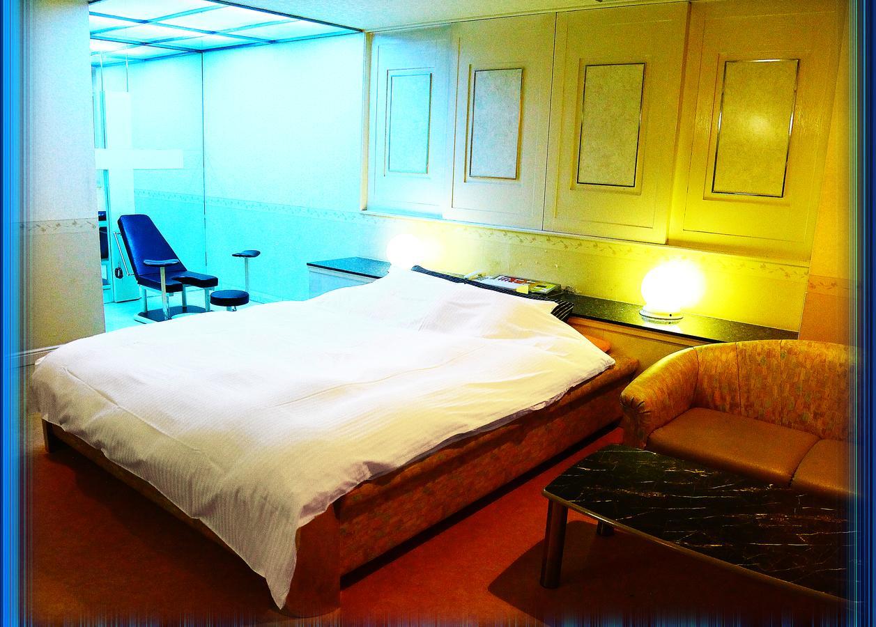 Kyoto Hotel Crown (Adults Only) Екстериор снимка